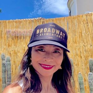 Meet your Posher, Yan